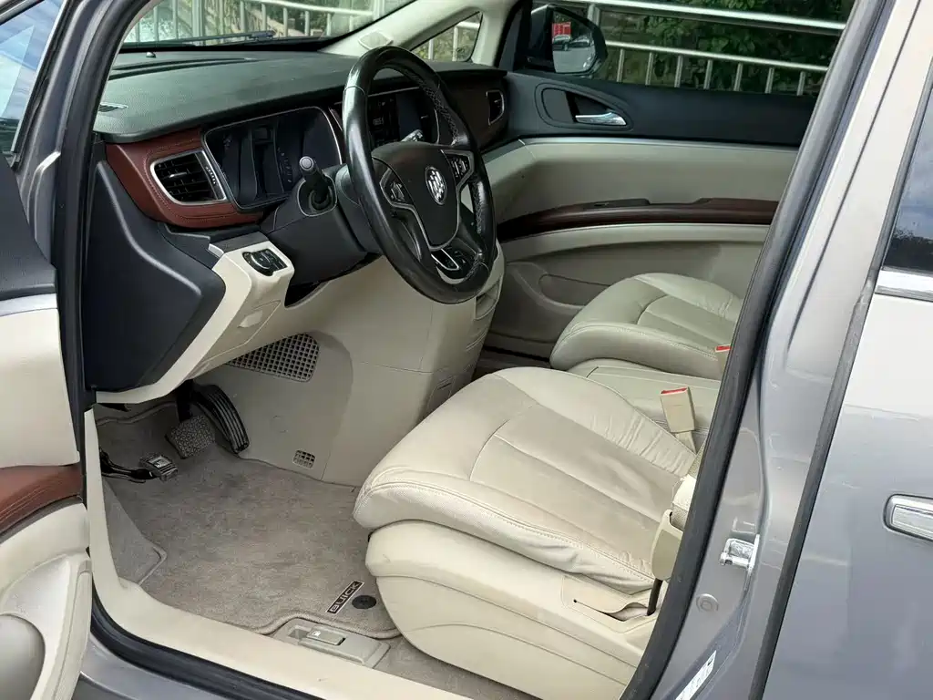 Buick GL8 — миниатюра 4