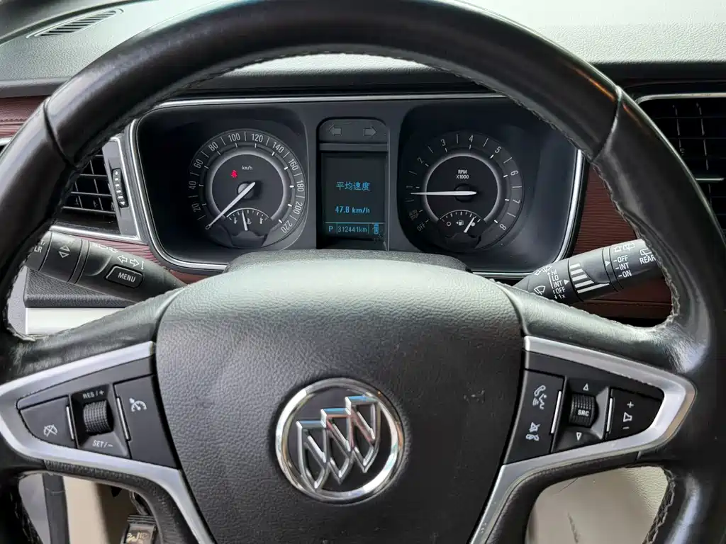 Buick GL8 — миниатюра 5