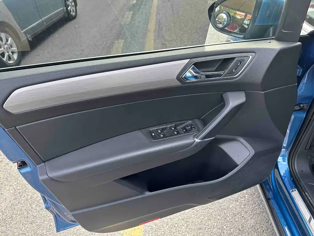 Volkswagen Touran — миниатюра 5