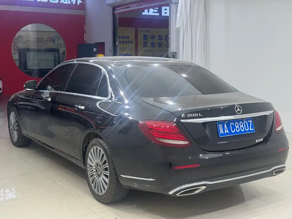Mercedes-Benz E-Class — миниатюра 6