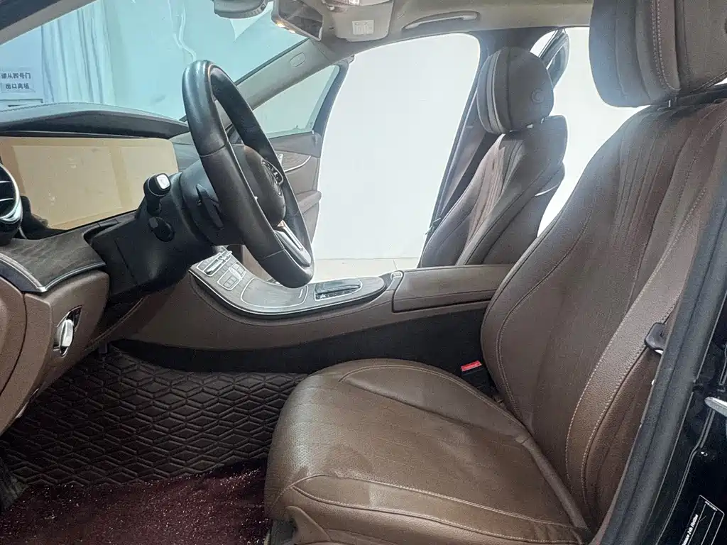 Mercedes-Benz E-Class — миниатюра 10