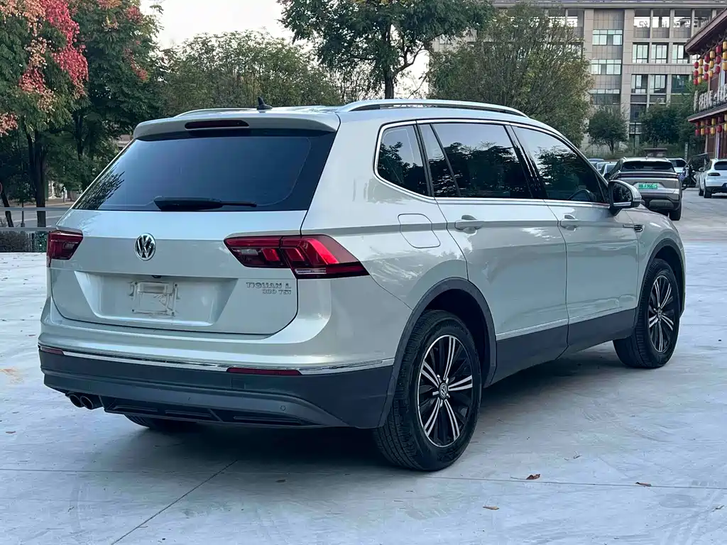 Volkswagen Tiguan L — миниатюра 6
