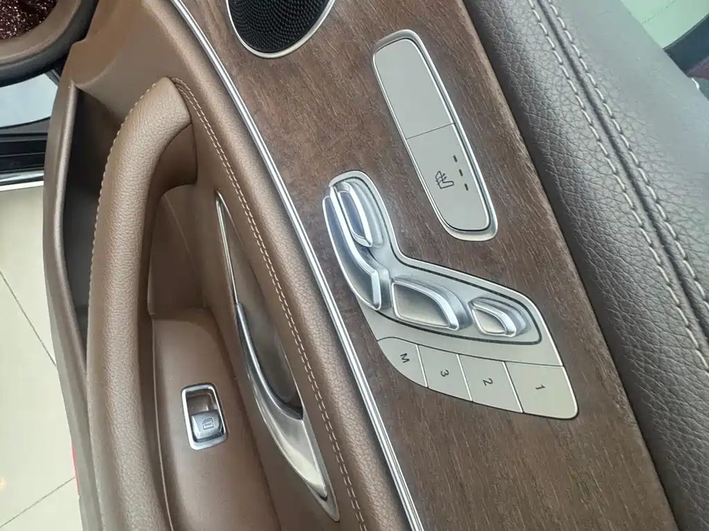 Mercedes-Benz E-Class — миниатюра 14