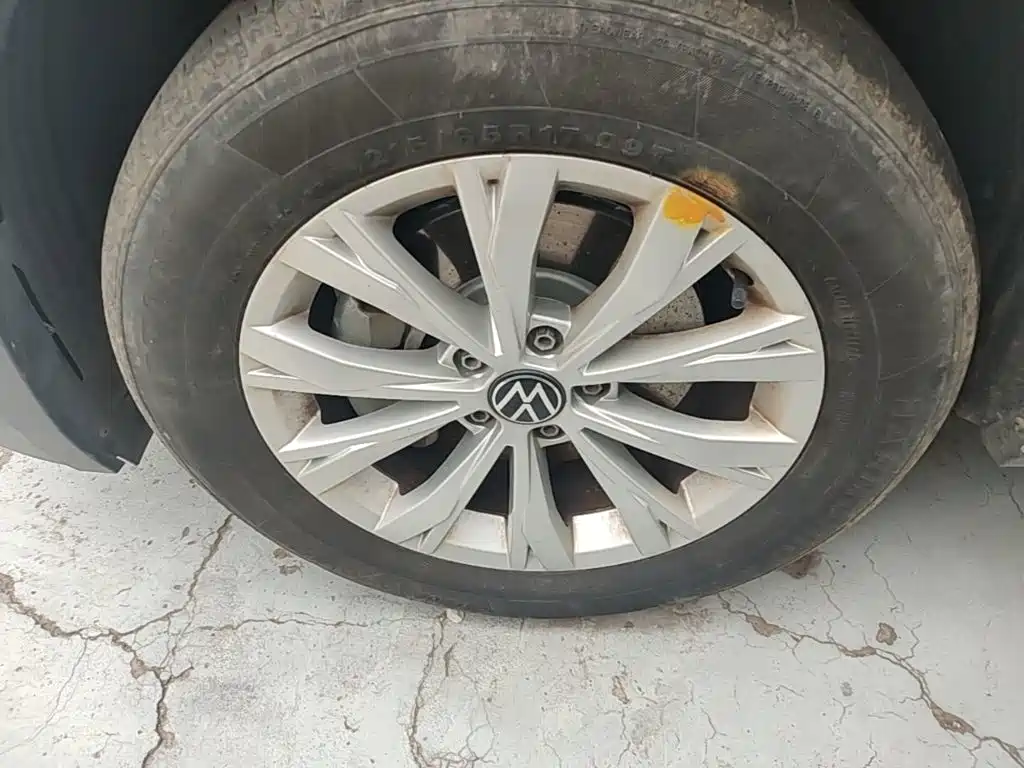 Volkswagen Tiguan L — миниатюра 23