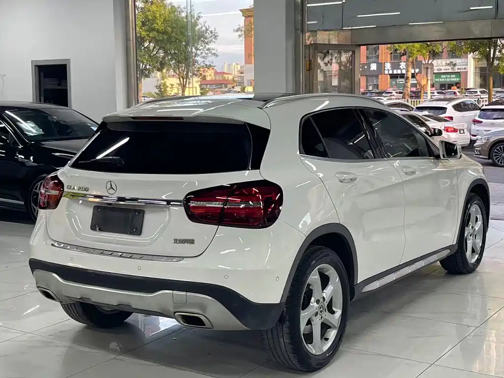 Mercedes-Benz GLA — миниатюра 6