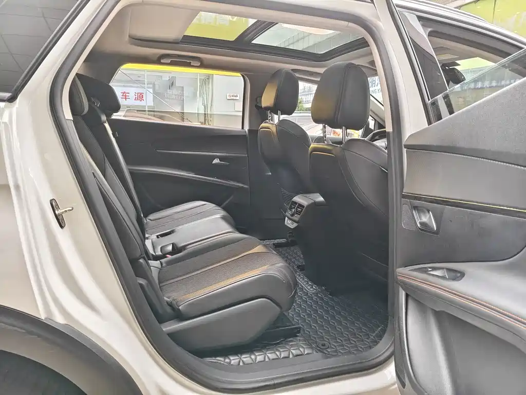 Peugeot 5008 — миниатюра 8