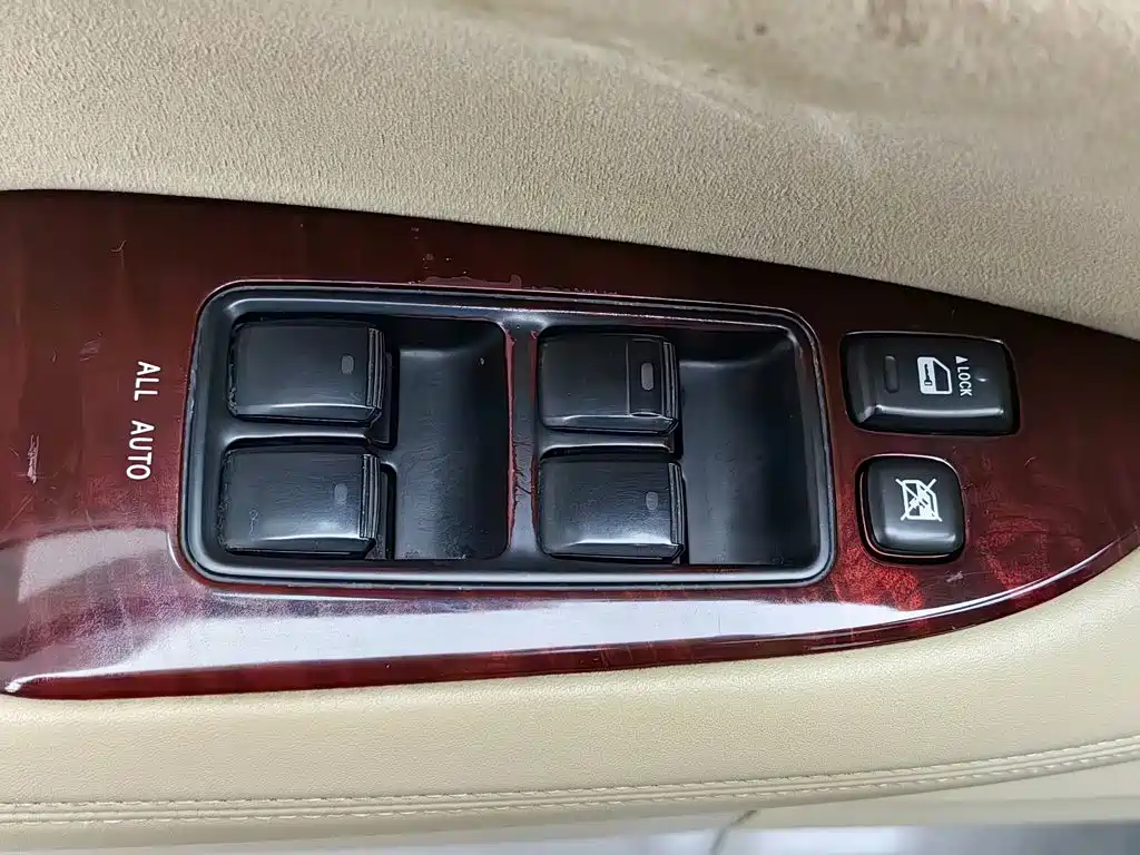 Toyota Reiz — миниатюра 9