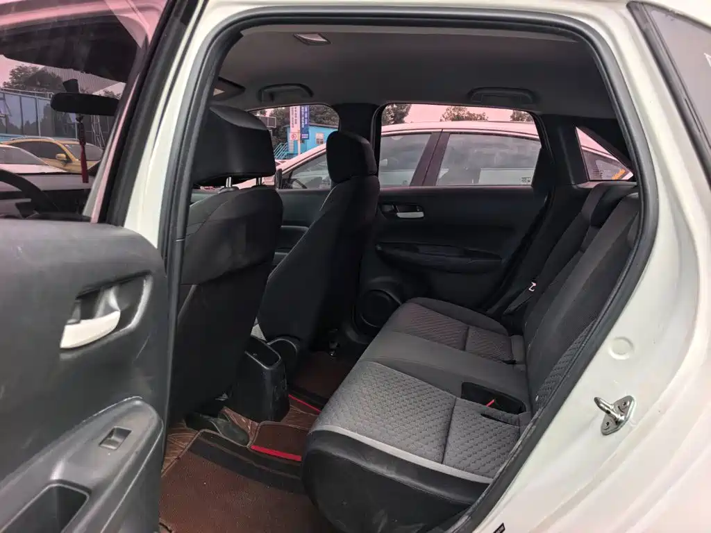Honda Fit — миниатюра 8
