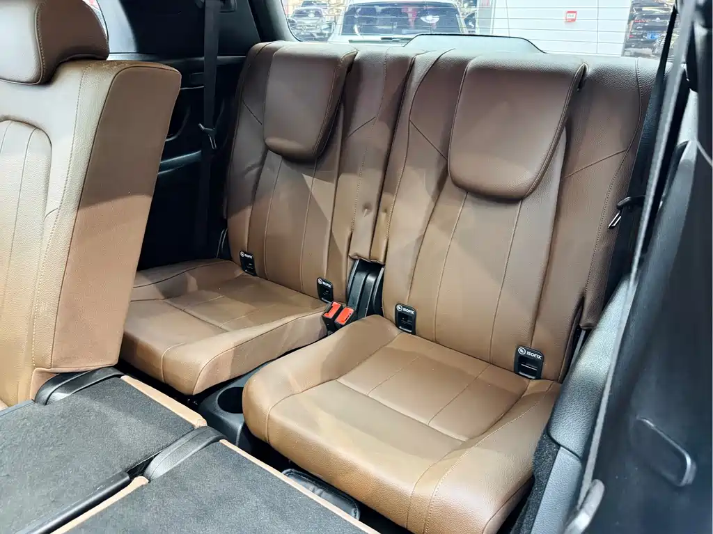 Mercedes-Benz GLB — миниатюра 11