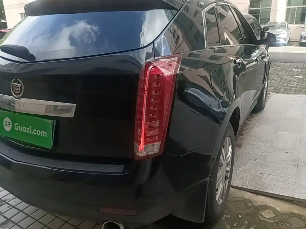 Cadillac SRX — миниатюра 8