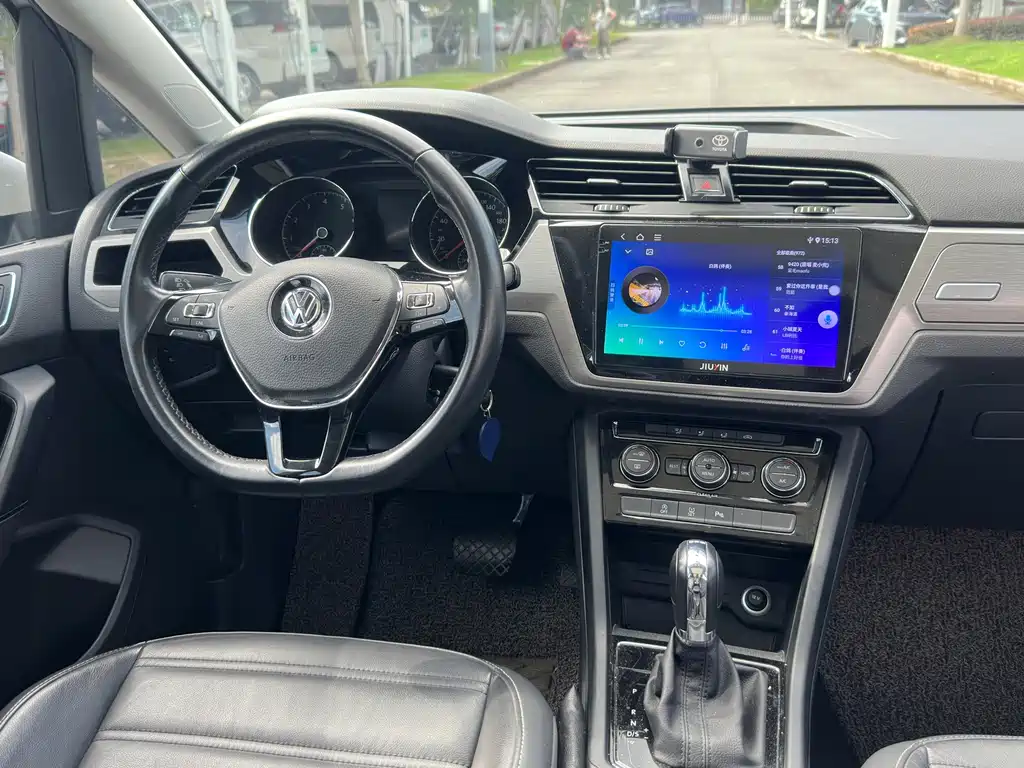 Volkswagen Touran — миниатюра 16