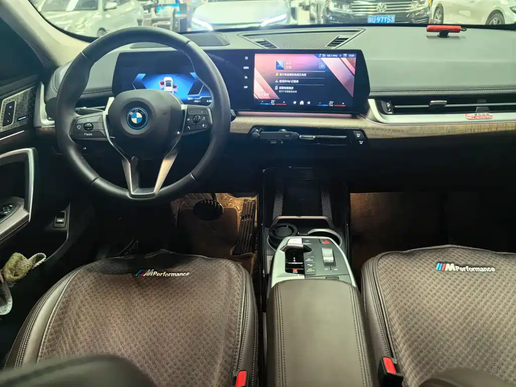 BMW iX1 2023 xDrive30L M Sport
