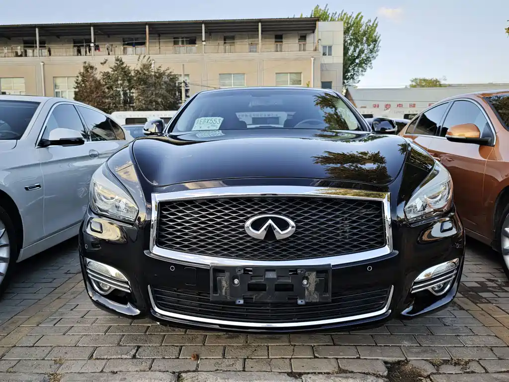 Infiniti Q70 — миниатюра 2