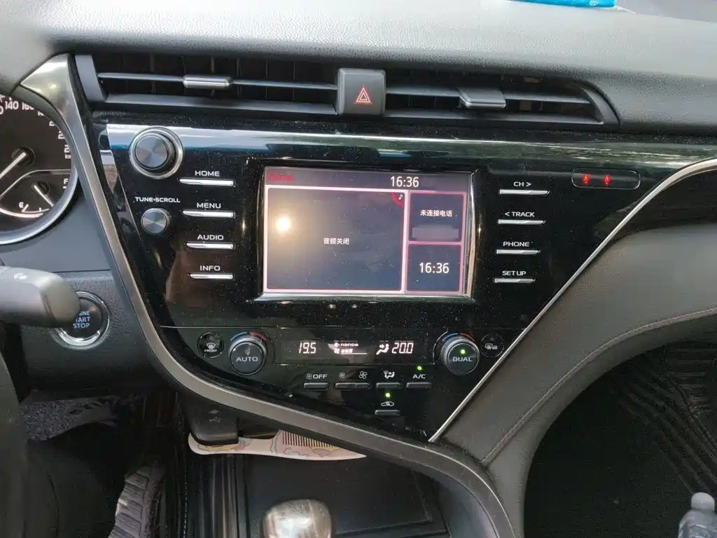 Toyota Camry — миниатюра 6