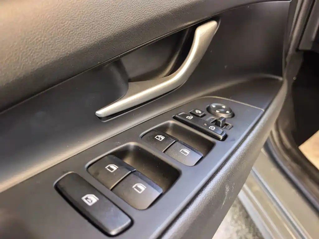 Hyundai Elantra — миниатюра 5