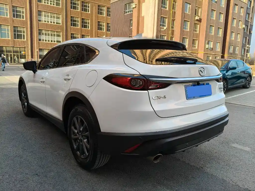 MAZDA CX 4