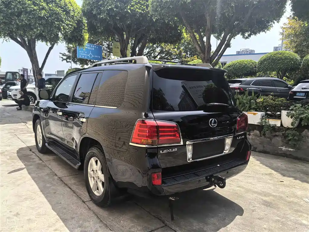 Lexus LX 2009 570