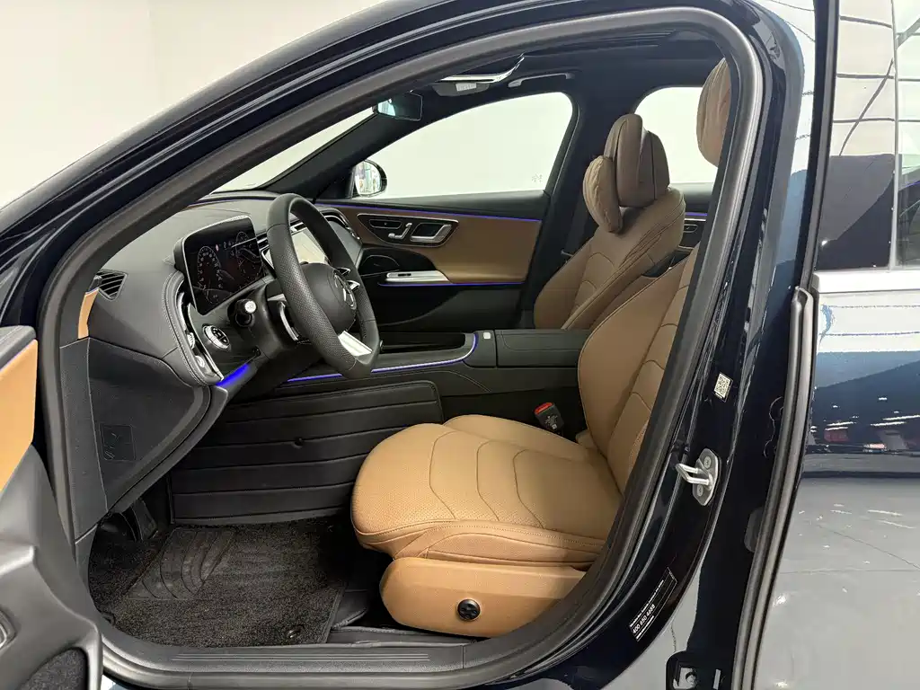 Mercedes-Benz E-Class — миниатюра 8