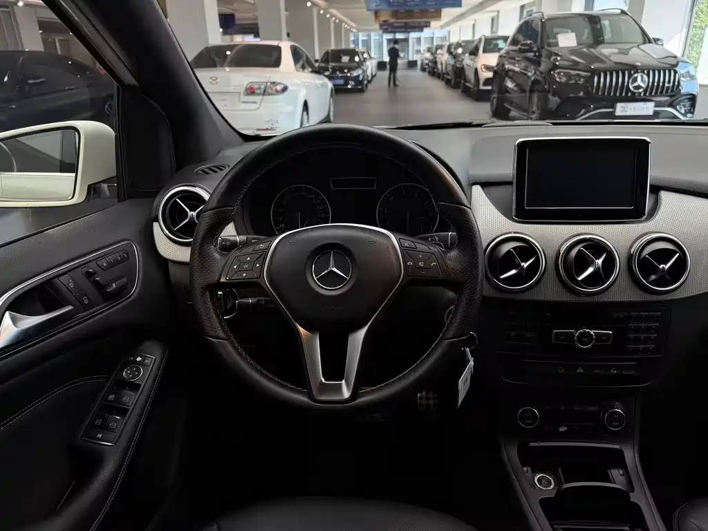 Mercedes-Benz B-Class — миниатюра 9