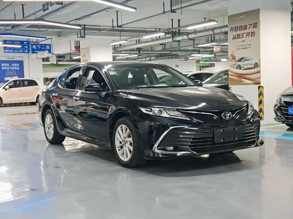 Toyota Camry — миниатюра 3