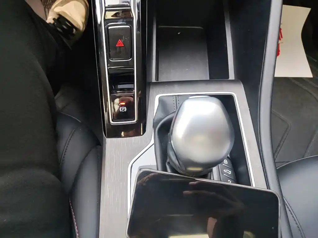 Roewe i5 — миниатюра 14