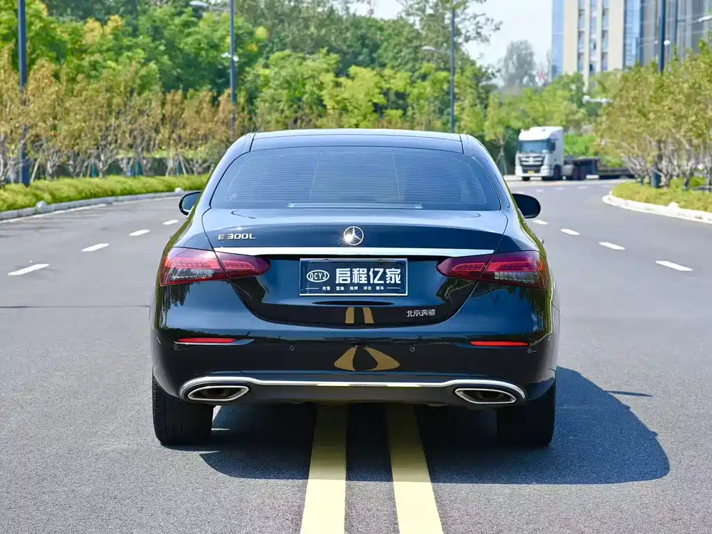 Mercedes-Benz E-Class — миниатюра 15