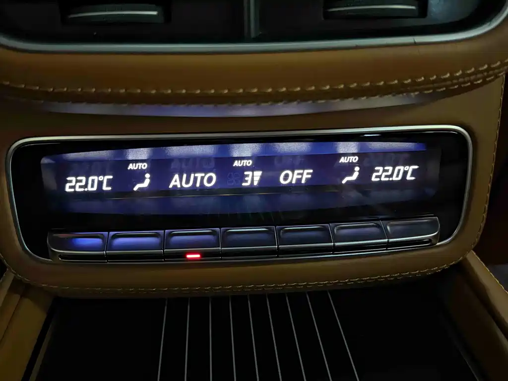 Mercedes-Benz GLS — миниатюра 22