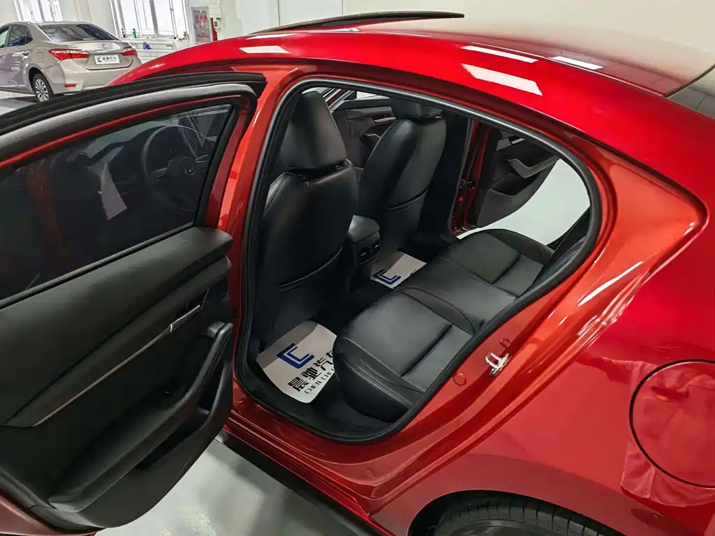 Mazda 3 Axela — миниатюра 12