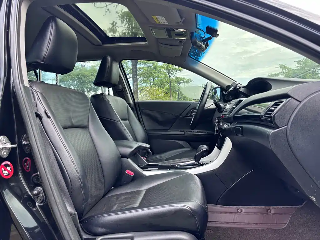 Honda Accord — миниатюра 16