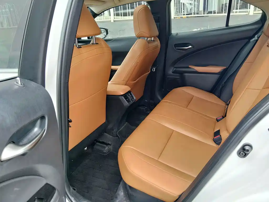 Lexus UX — миниатюра 6