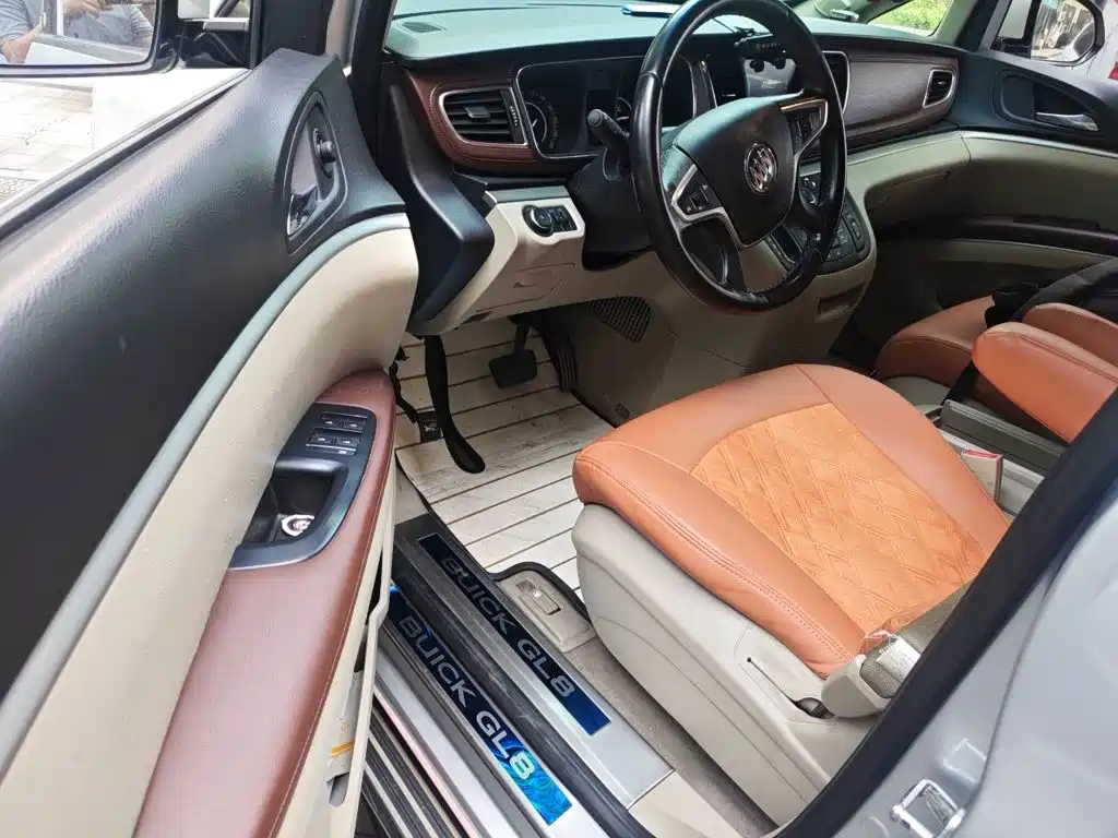 Buick GL8 — миниатюра 14