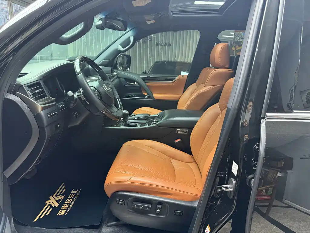 Lexus LX — миниатюра 7