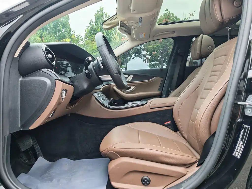 Mercedes-Benz E-Class — миниатюра 6