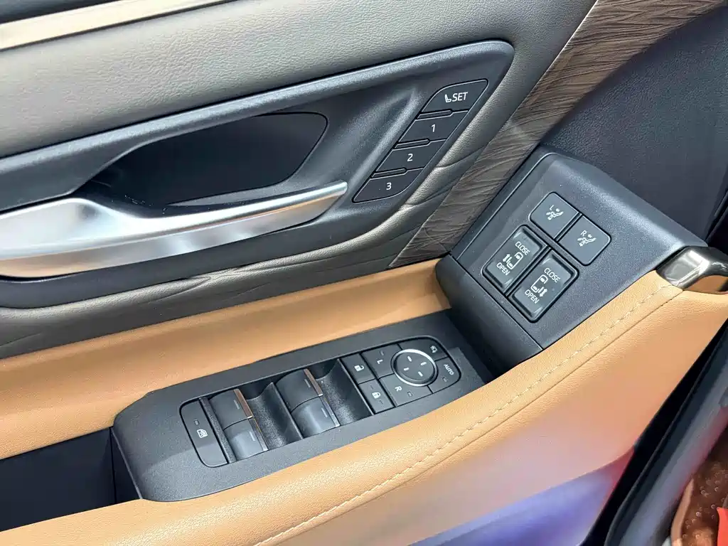 Toyota Vellfire 2024 2.5L Executive