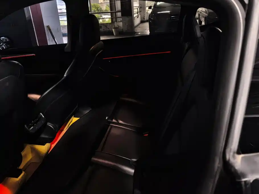 Tesla Model Y — миниатюра 11