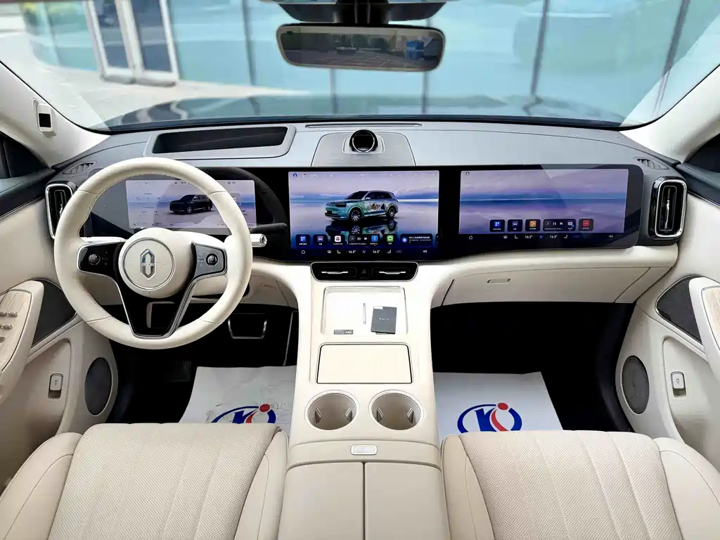 Aito M8 2025 Max+ 53.4kWh 5 мест (192 ）