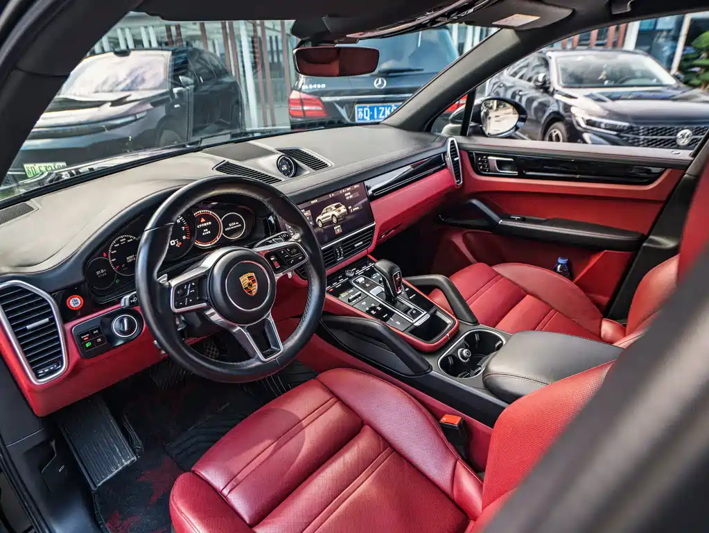 Porsche Cayenne — миниатюра 5