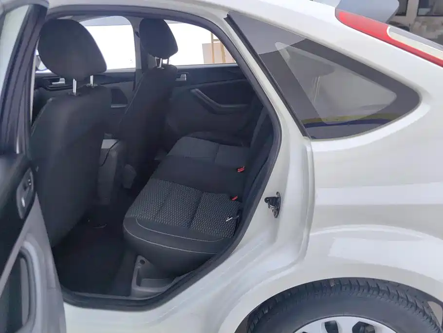 Ford Focus — миниатюра 11