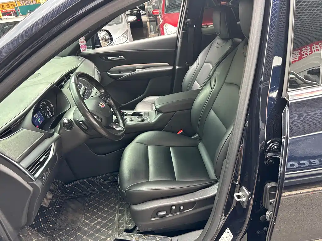 Cadillac XT4 — миниатюра 5
