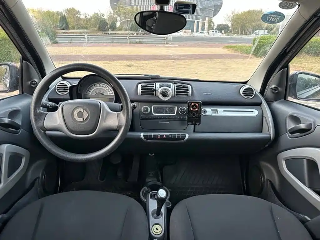smart Smart Fortwo — миниатюра 9