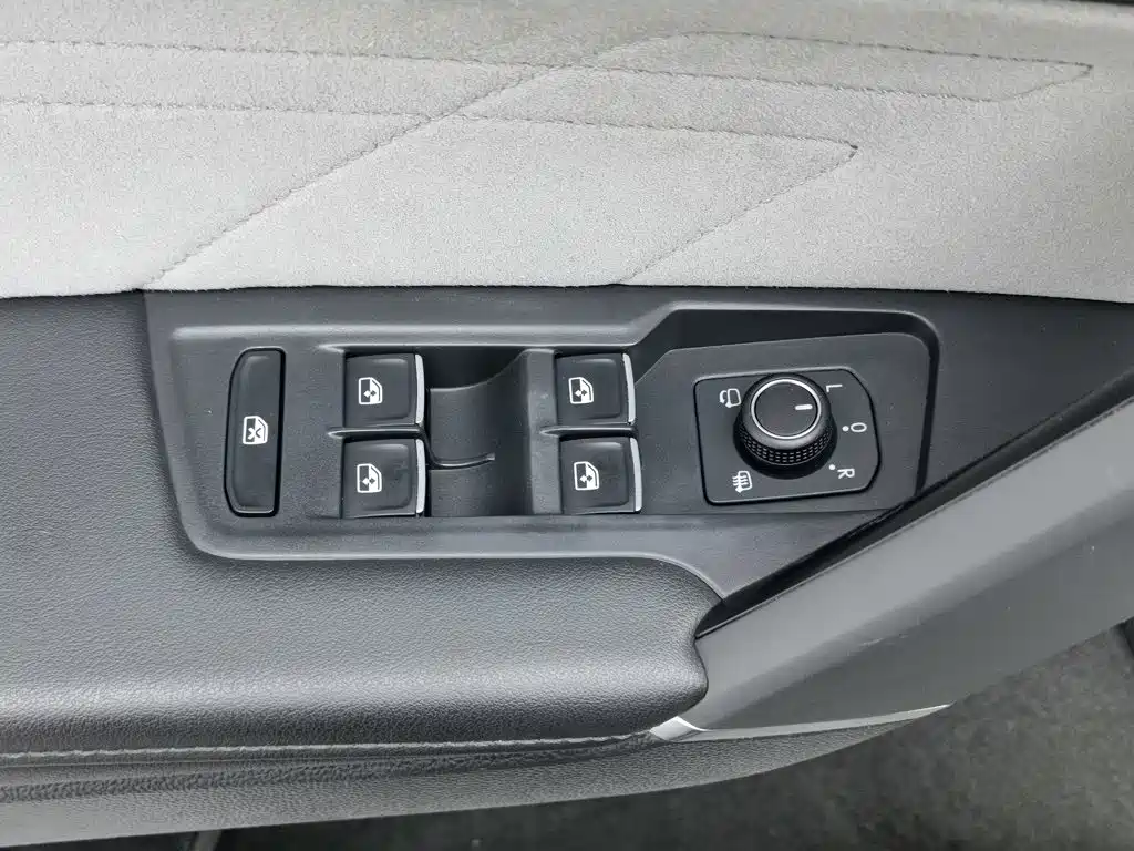 Volkswagen TayronX X 2023 330TSI Luxury