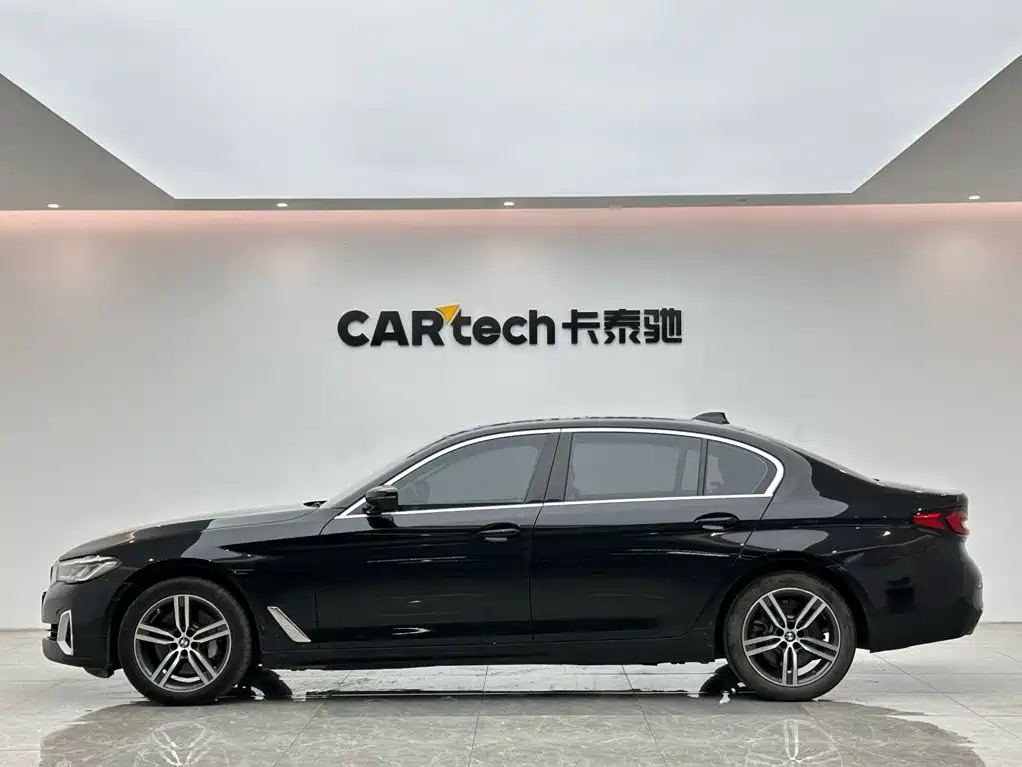 BMW 5 Series — миниатюра 2