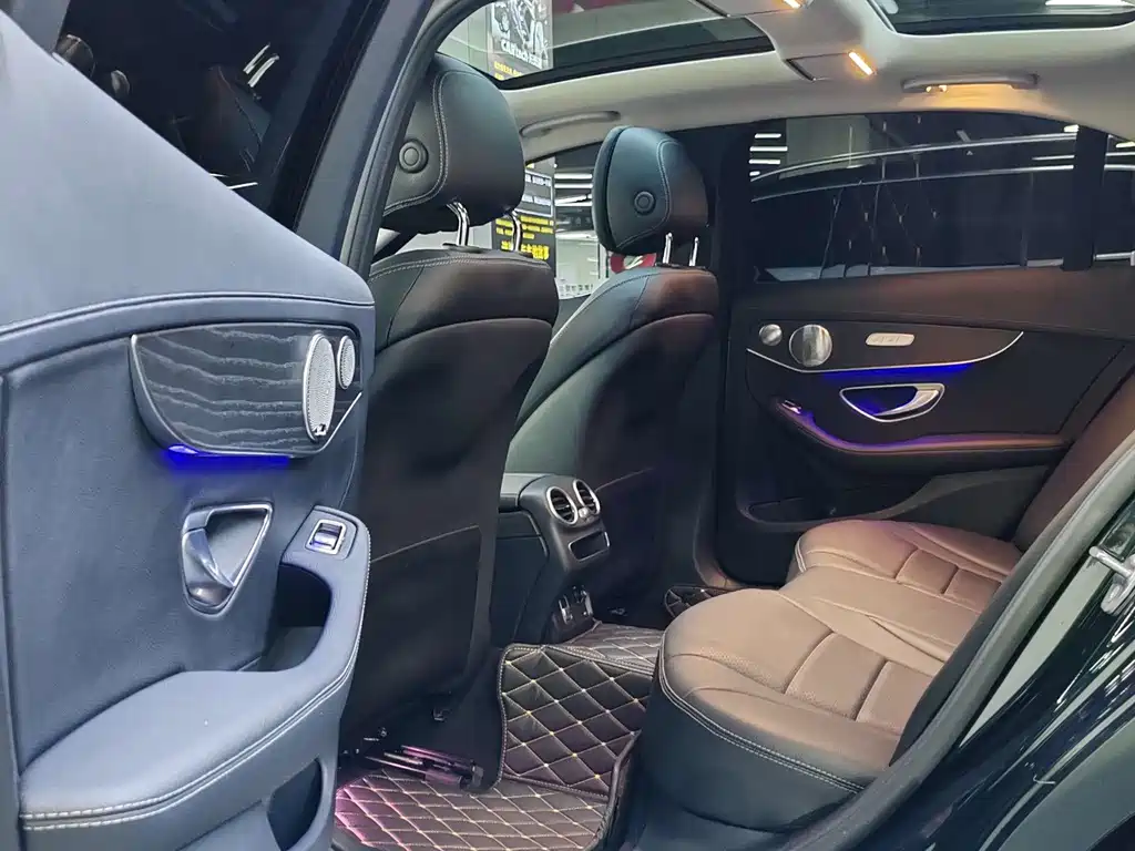 Mercedes-Benz C-Class — миниатюра 8
