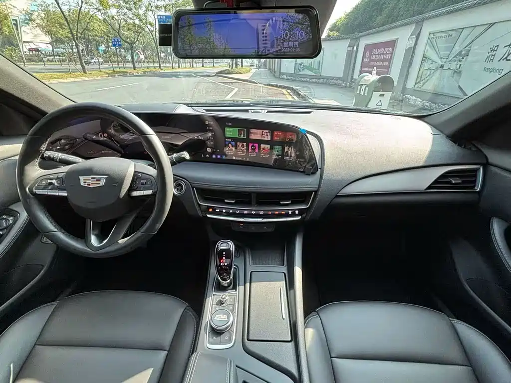 Cadillac CT5 — миниатюра 4
