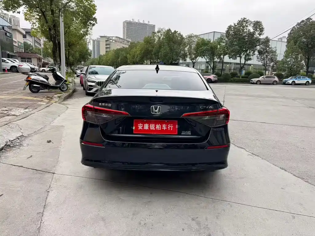 Honda Civic — миниатюра 8