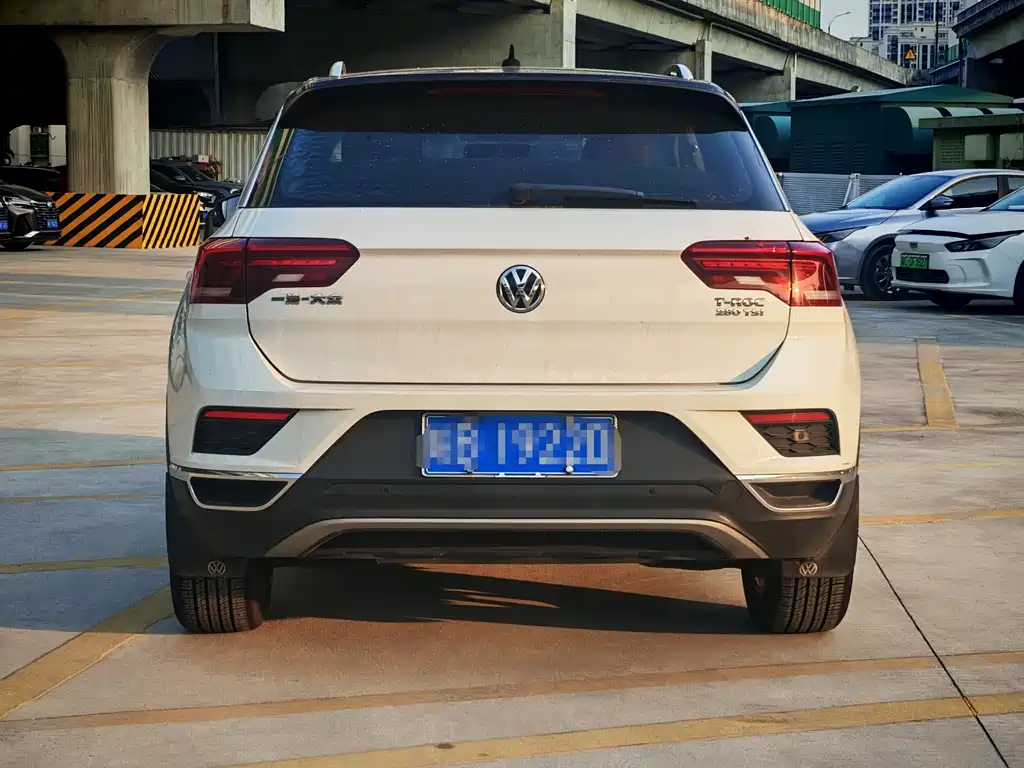 Volkswagen T-Roc - фото 8