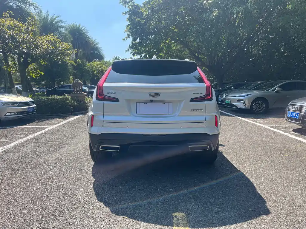 Cadillac XT4 — миниатюра 8