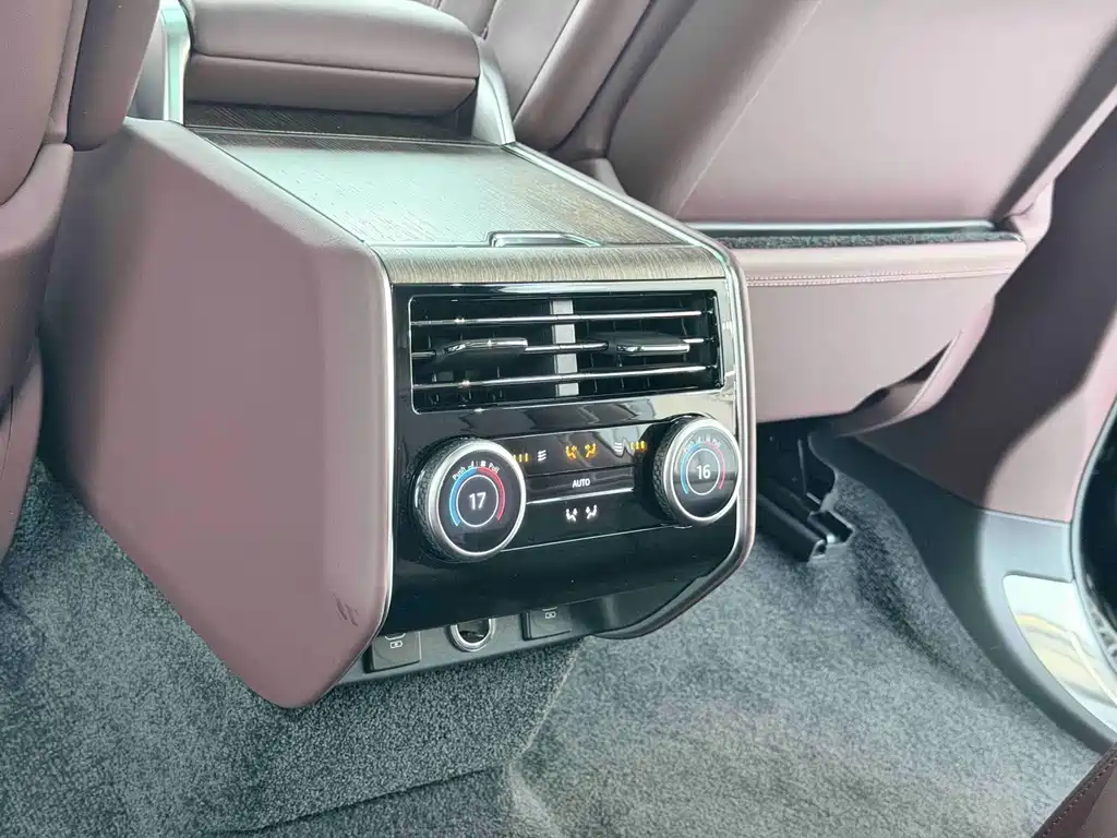 Land Rover Range Rover — миниатюра 8