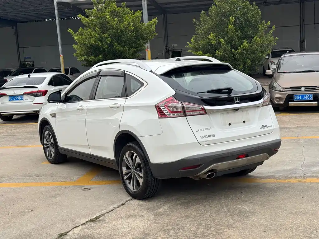 Luxgen 6 SUV 2014 1.8T