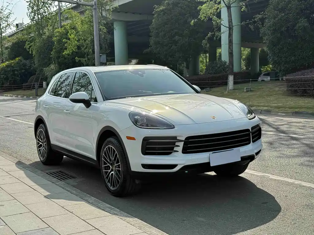 Porsche Cayenne — миниатюра 3